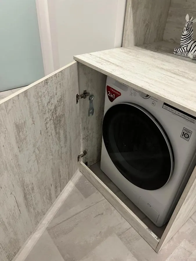 Amazing 2-Room Penthouse Cityview W13 ブカレスト ルーマニア